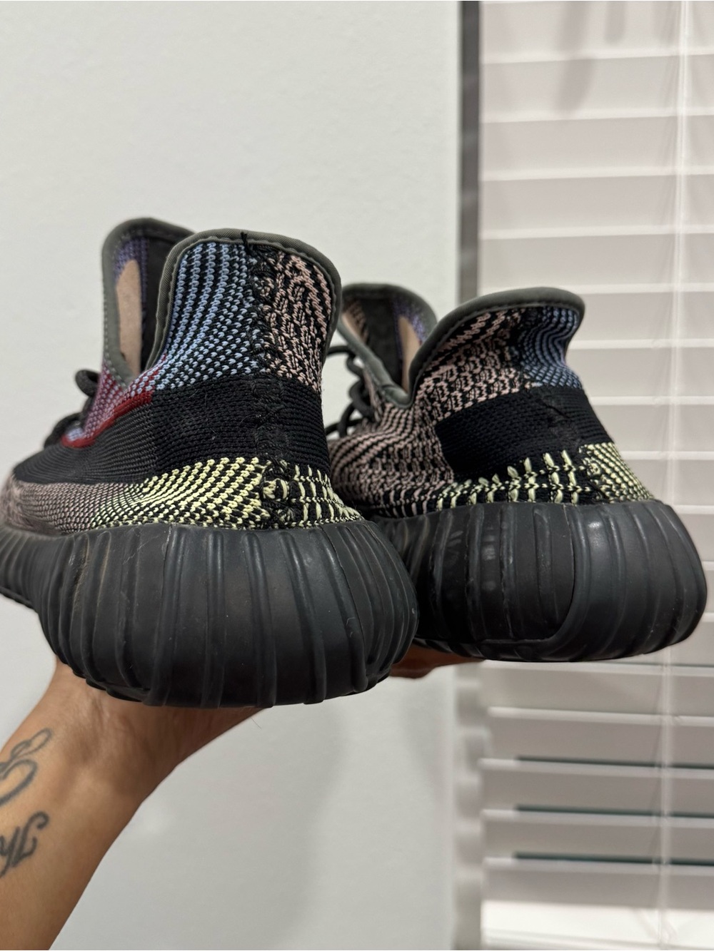 AUTH Adidas YEEZY Boost 350 V2 'Yecheil SIZE 13 - Picture 4 of 6